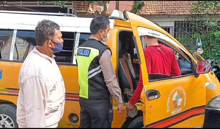 Gegara Laka Lantas, Supir Angkot Pukulin Pemotor Berakhir Tawuran