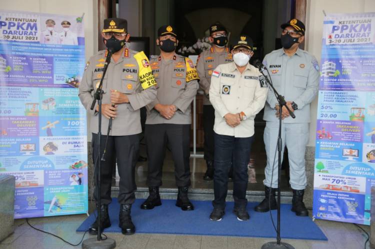 Kabaharkam Polri Ajak Masyarakat Bersama-sama Tanggulangi covid-19