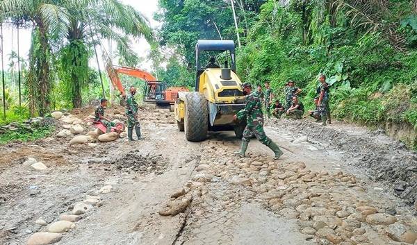 Ini Hasil Pemadatan Ulang Badan Jalan TMMD Kodim 0204/DS