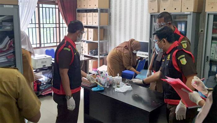 Tim Jaksa Pidsus Geledah Kantor dan Rumah Kadis Dukcapil Deli Serdang