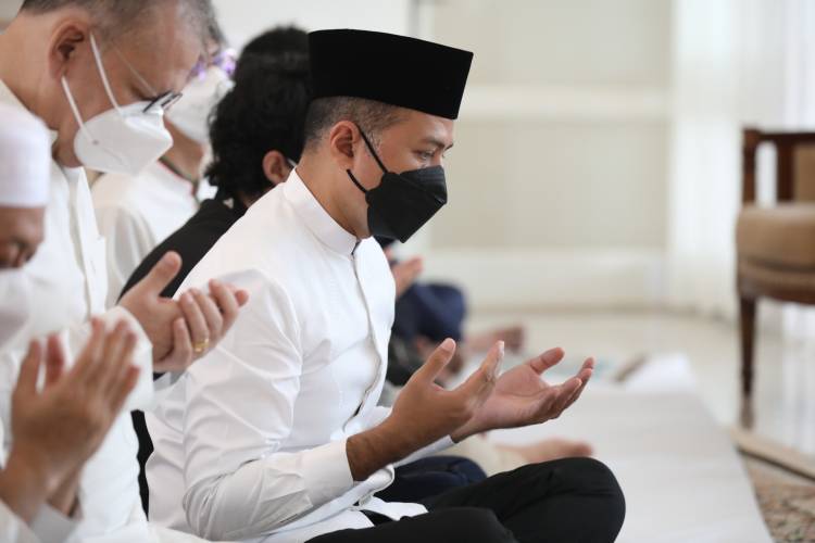 Gubernur dan Wagub Sumut  Laksanakan Salat Iduladha di Rumah