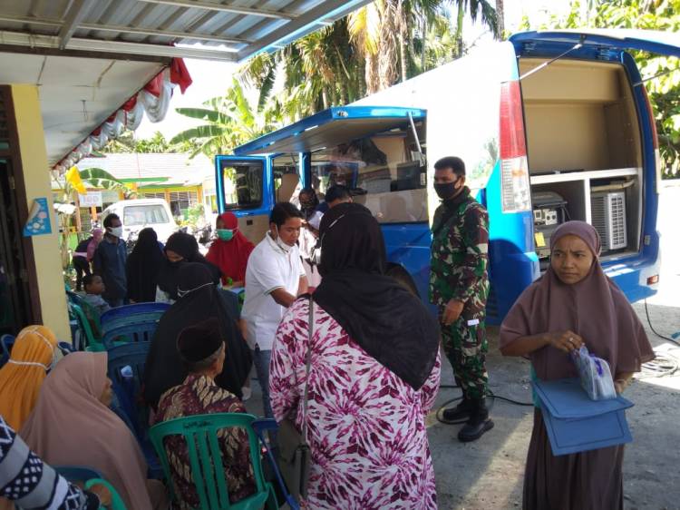 Edukasi Akan Pentingnya Prokes Oleh Personil Satgas TMMDN Kodim 0306/50 Kota Kepada Masyarakat