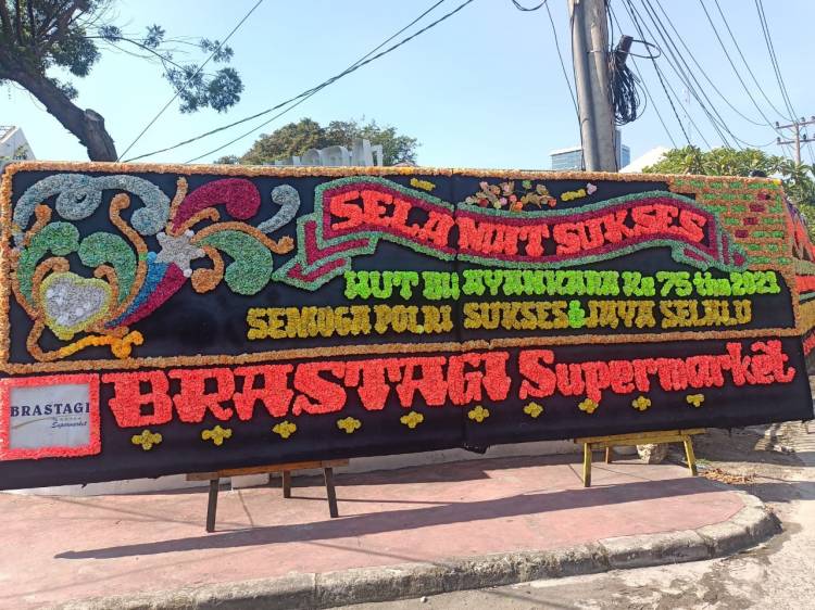 Hut Bhayangkara Ke 75 | Polsek Medan Baru Dibanjiri Karangan Papan Bunga*