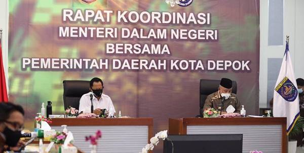 Mendagri Minta KDH Turun Langsung Salurkan Bansos Kepada Masyarakat Terdampak Pandemi dan PPKM