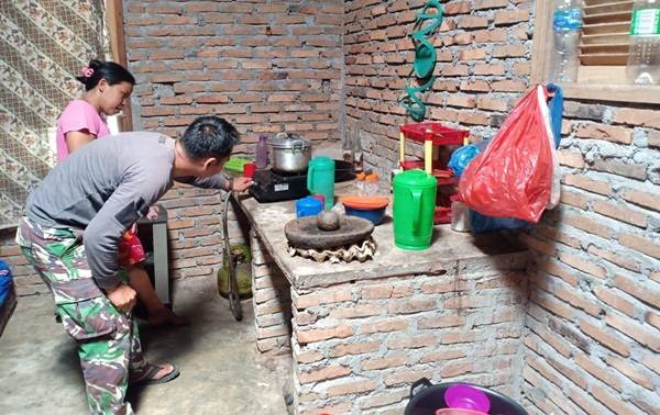 Sudah Dianggap Keluarga Sendiri, Warga Enggan Pisah dengan Satgas TMMD Kodim 0204/DS