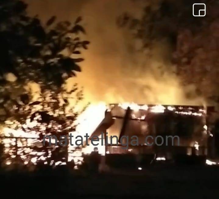 Satu Rumah Ludes Terbakar Didesa Pinanggripan.