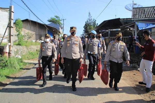 Setukpa Lemdiklat Polri Bagikan 1000 Paket Sembako di Sukabumi