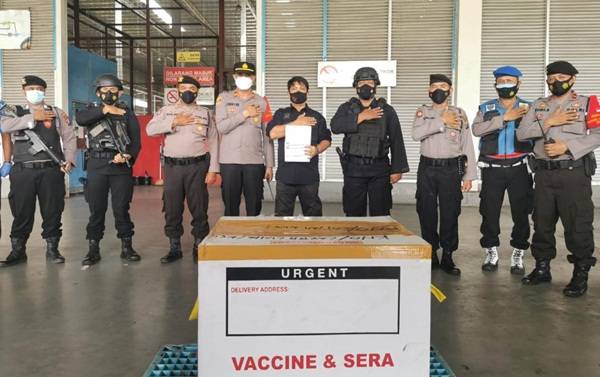 Brimob Poldasu Kawal 8700 Vaksin Sinovac Untuk Sumatera Utara