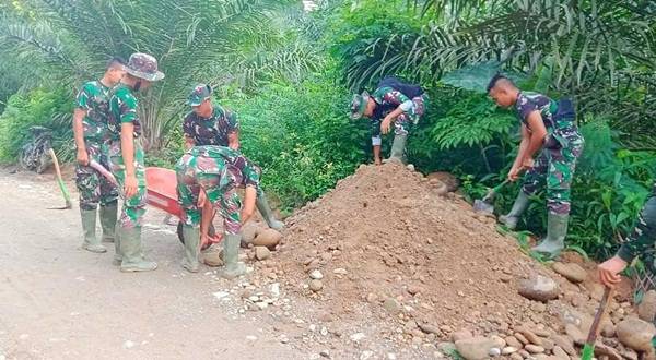 Wujudkan Kesejahteraan Warga, Tak Ada Istilah Libur Bagi Satgas TMMD 111 Kodim 0204/DS
