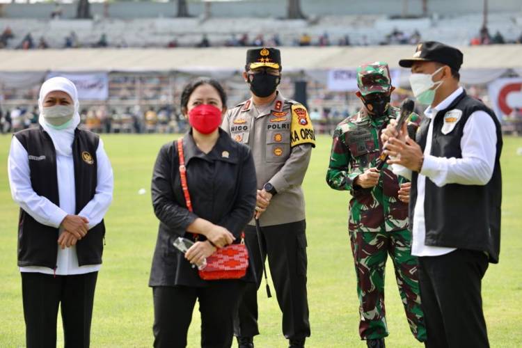 Forkopimda Jatim Dampingi Ketua DPR-RI Mengecek Vaksinasi di Surabaya