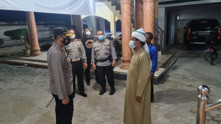 Kapolda Sumatera Utara Serahkan Hewan Qurban Untuk Masyarakat Muslim di Kabupaten Simalungun