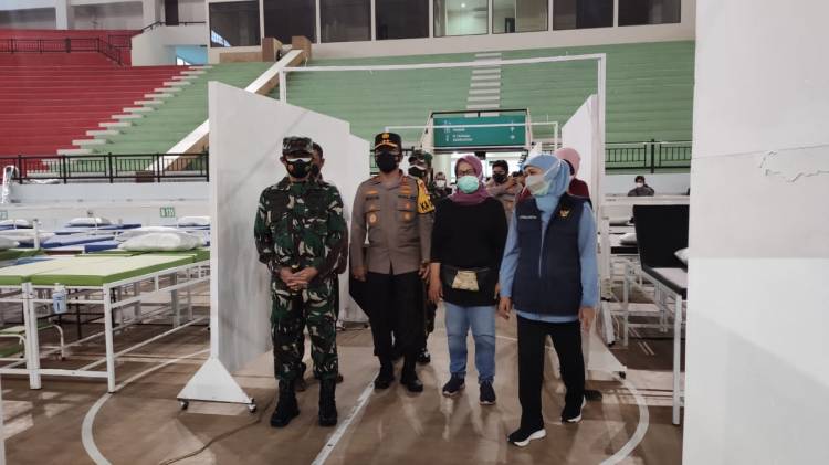 Forkopimda Jatim Cek Kesiapan RS Darurat Indoor di GBT Surabaya