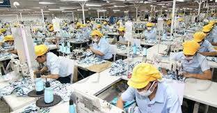 Kasus Covid-19 Klaster Pabrik Berada di Atas 10%