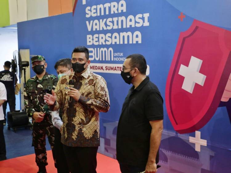 Tinjau Sentra Vaksinasi BUMN, Wali Kota Medan Berharap 10 Jiwa per hari dapat di Vaksin