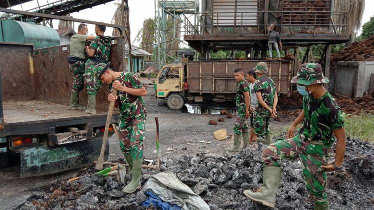 TMMD 111 Kodim 0204/DS: Serka JB Manalu Berjibaku Layani Kesehatan Masyarakat