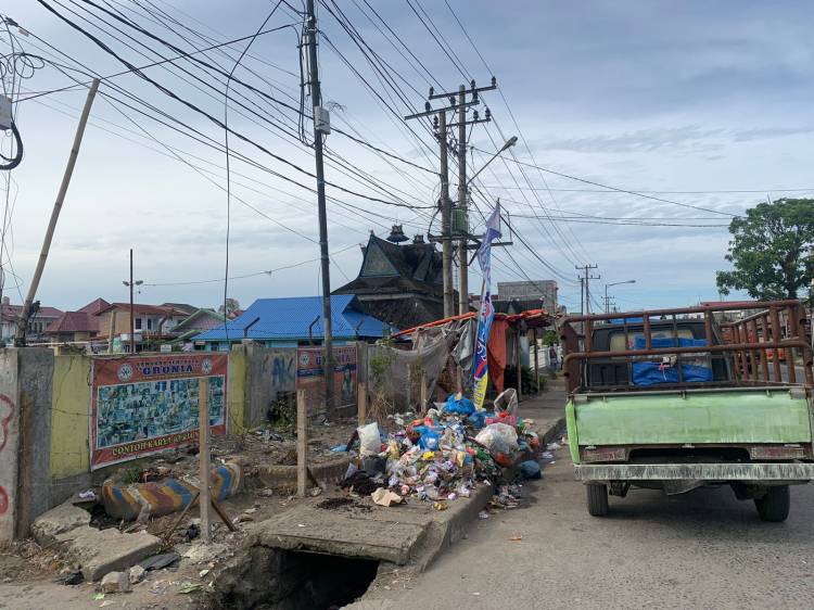 Masih Ada Warga yang Tidak Tahu Malu, Buang Sampah Sembarangan di Berastagi