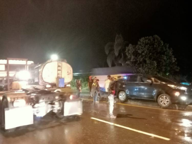 Mobil Mantan Bupati Sergai Alami Laka Tunggal