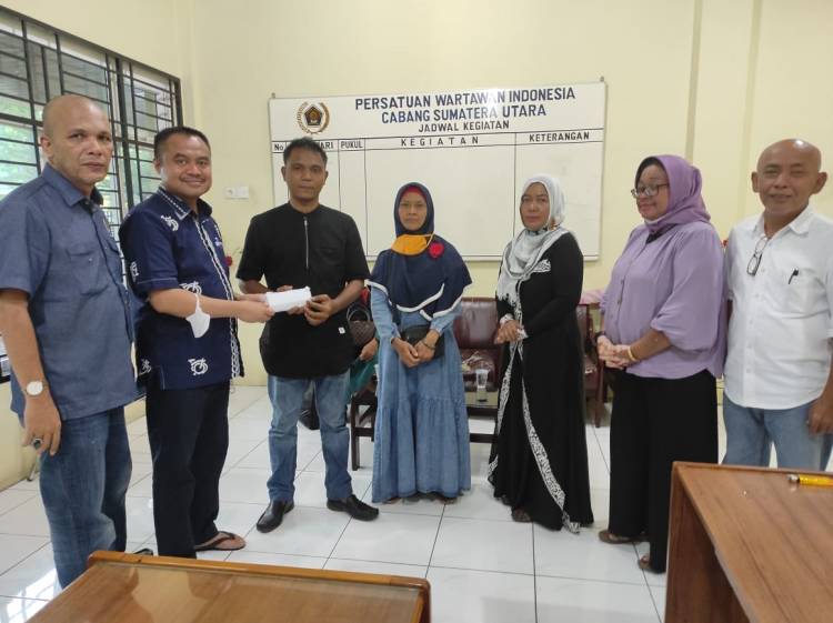 PWI Serahkan Santunan ke Keluarga Wartawan yang Meninggal Dunia