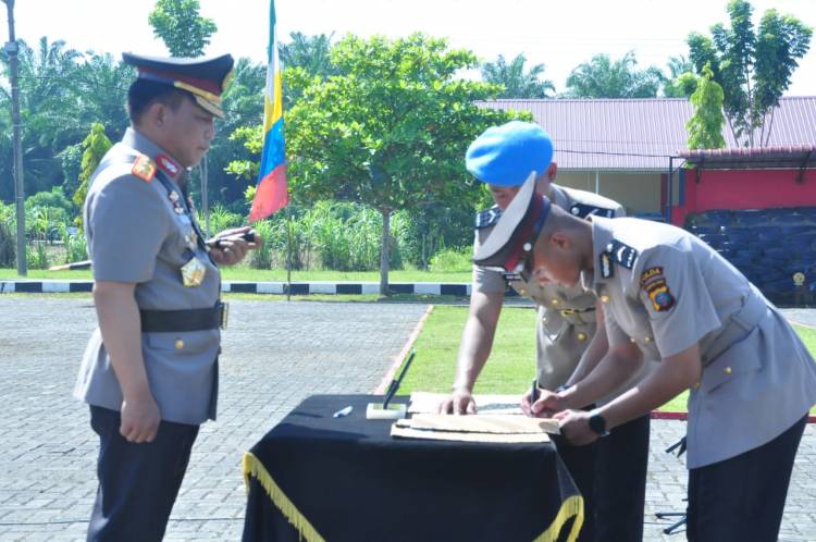 Kapolda Sumut Lantik 361 Personel Bintara SPN Hinai