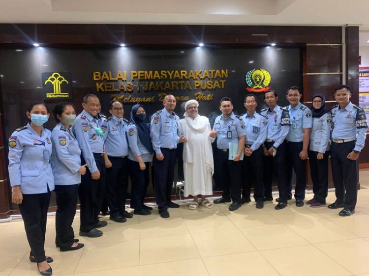 Hari Ini Kabarnya Habib Rizieq Shihab Bebas? Kemenkumham Angkat Bicara!