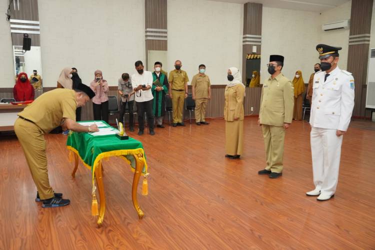 Lantik 3 Pejabat Administrasi Administrator & Pengawas, Aulia Rachman: Hindari Korupsi, Kerja Maksimal & Loyal