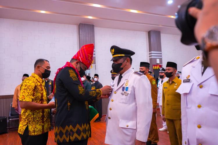 Lantik 30 Pejabat Administrator & Pengawas, Bobby Nasution: Jauhi Korupsi