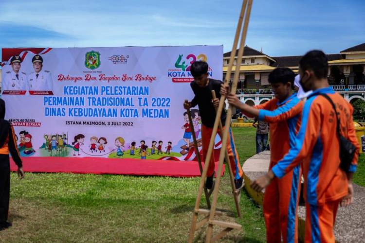 Semarakkan HUT Kota Medan ke - 432, Ratusan Siswa SD dan SMP Ikuti Pelestarian Permainan Tradisional