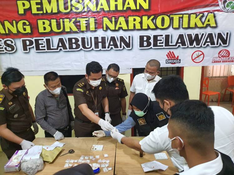 Pelabuhan Belawan Musnahkan Sabu dan Ganja