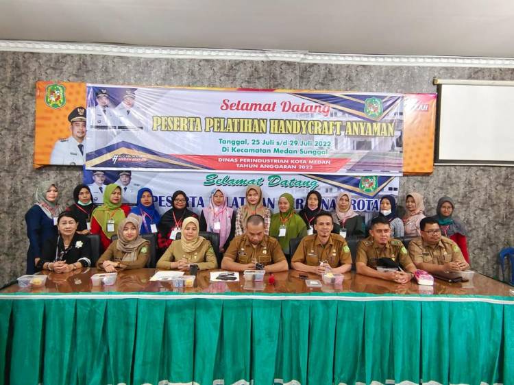 Dinas Perindustrian Kota Medan Adakan Pelatihan Handycraft Anyaman dan Kerajinan Rotan