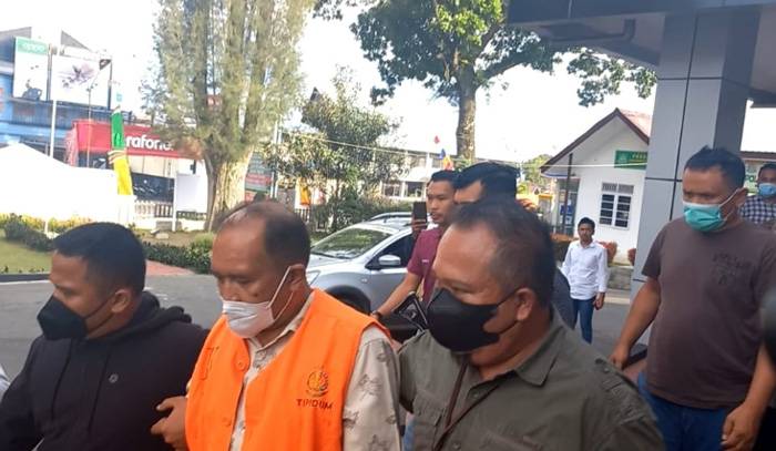 Tim Pidsus Kejari Karo Tahan Kadis Lingkungan Hidup Terkait Dugaan Korupsi Pengelolaan Areal Pemakaman