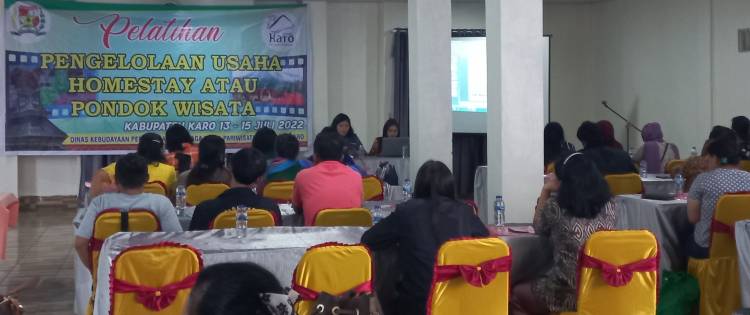 Dispar Karo Gelar Pelatihan Pengelolaan Homestay Pondok Wisata