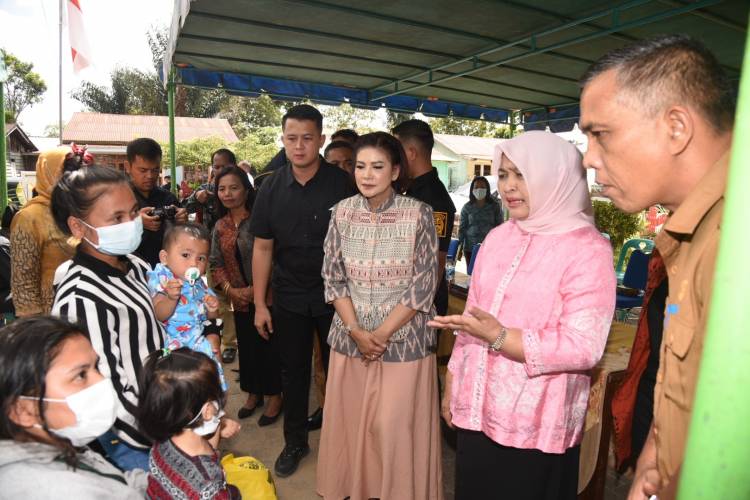 Kunjungan ke Dairi, Nawal Lubis Singgahi Kampung PKK di Sidikalang