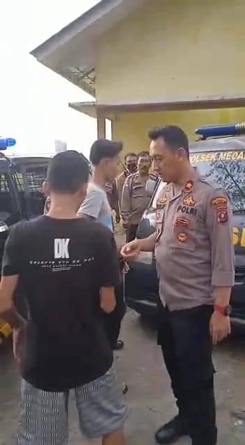 Polsek Medan Baru Amankan 12 Orang Diduga terlibat Tawuran yang Mengakibatkan Perusakan Mobil