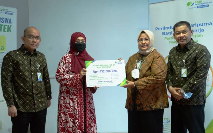BPJS Ketenagakerjaan Berikan Manfaat Kecelakaan Kerja Meninggal Dunia Saat WFH Hingga 4,4 Miliar&rdquo;
