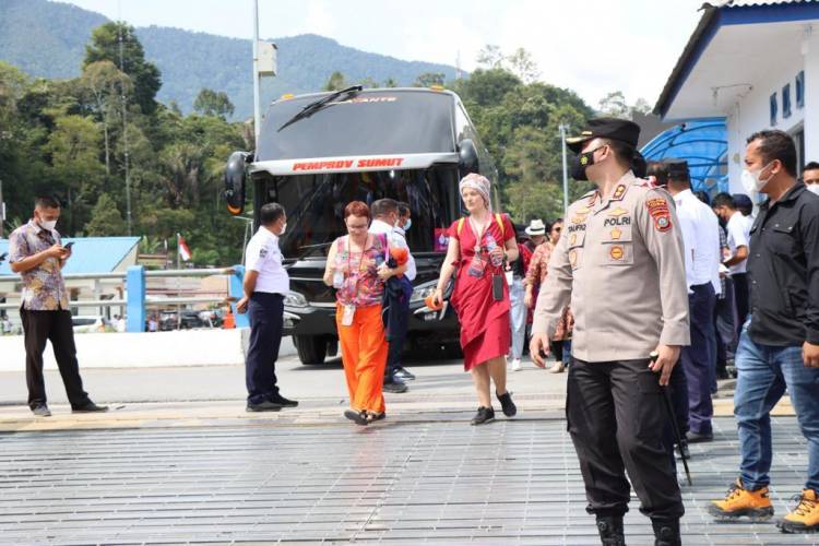 Kunjungi Kawasan Wisata The Kaldera Toba Nomadic Escape, Rombongan Delegasi W-20 Dapat Pengamanan Ketat Polres Toba