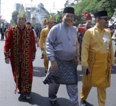 Wakil Bupati Asahan Ikuti Fashion Carnaval Dalam Rangka HUT Kota Medan ke 432