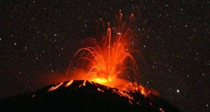 Gunung Berapi Sakurajima Di Jepang Meletus