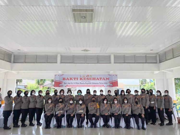Sambut Hari Jadi Polwan, Polwan Polda Sumut Berkolaborasi dengan Polwan Polresta Deli Serdang Selenggarakan Vaksinasi Massal dan Salurkan Sembako