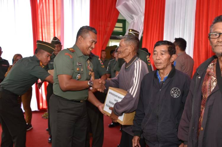 Prajurit Kodim 0206/DR, Menjadi Solusi Mengatasi Kesulitan Masyarakat