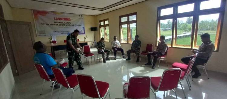 Danramil 1710-01/Kokonao Komsos Bersama Kadistrik dan Kapolsek Mimika Barat