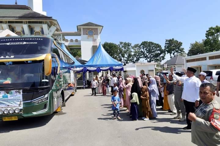 Bupati Madina Lepas 48 Kafilah Untuk Ikuti MQK Tingkat Nasional