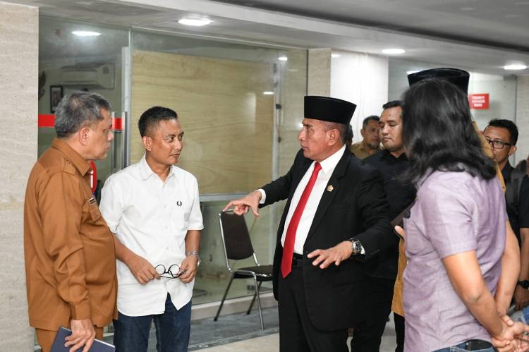 Tinjau Pembangunan Masjid Agung, Edy Rahmayadi Ingatkan Kontraktor Target Penyelesaian