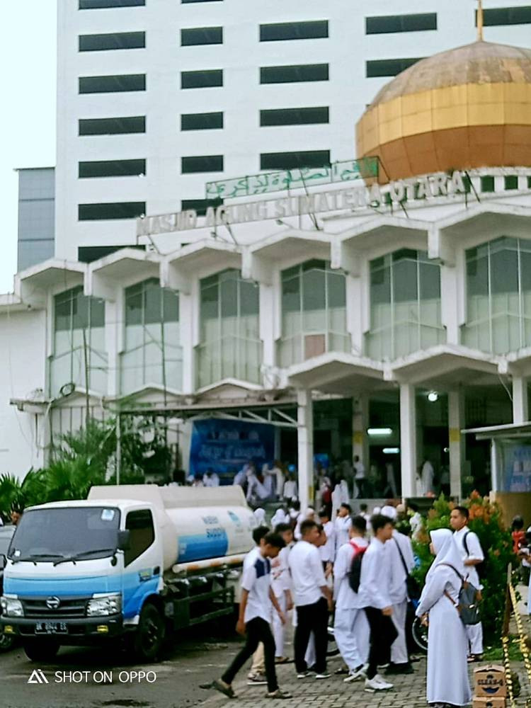 Ratusan Jemaah Menghadiri  "Zikir Akbar Dan Tausyah"