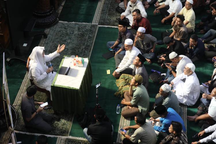 Ijeck Apresiasi Dakwah Sheikh Assim al-Hakeem di Masjid Al-Musannif Diramaikan Anak Muda
