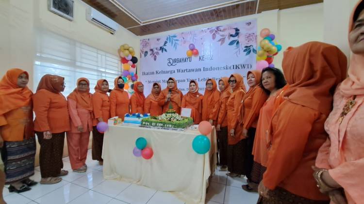 Peringatan HUT ke-62 IKWI di Sumut Ditandai Penataan dan Pemotongan Tumpeng