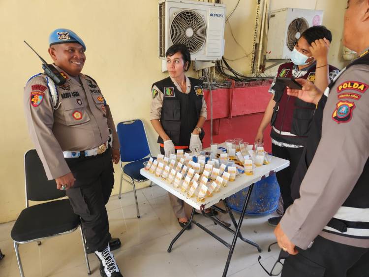 Polda Sumut Cek Urine Personel Cegah Peredaran Narkoba