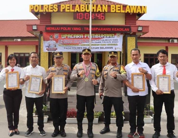AKBP Josua Tampubolon Berikan Reward Kepada Sejumlah Perwira