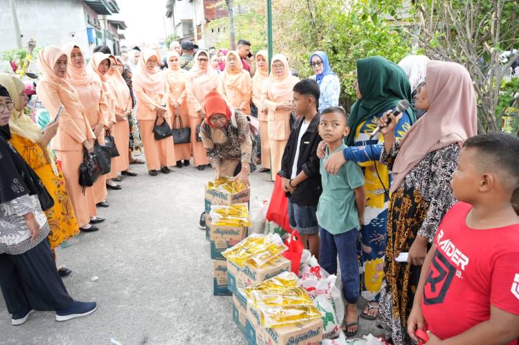 Dharma Wanita Persatuan Dinas Pendidikan dan Kebudayaan Kota Medan Serahkan Bantuan Kepada Korban Kebakaran & Korban Begal Di Belawan*