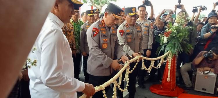 Resmikan RS Bhayangkara Mas Kadiran Medan,  Harapan Kapolri One Stop Service