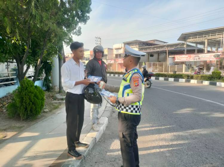 Polisi Meupep-pep Polantas Lhokseumawe Gencar Edukasi Masyarakat Tentang Tertib Berlalu Lintas